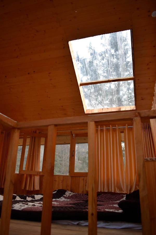 Moksha - By The River Villa Jibhi Exterior foto