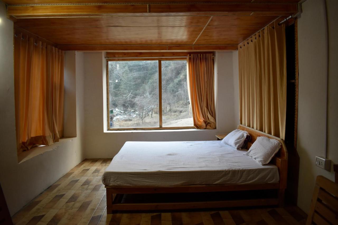 Moksha - By The River Villa Jibhi Exterior foto